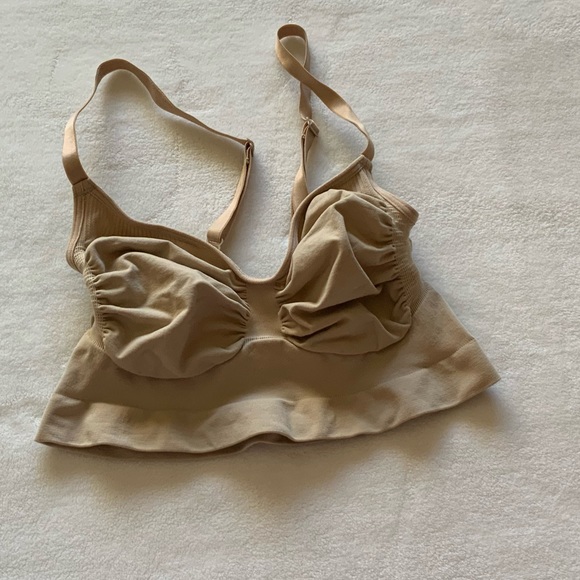Skims Sculpting Bralette - Picture 2 of 8